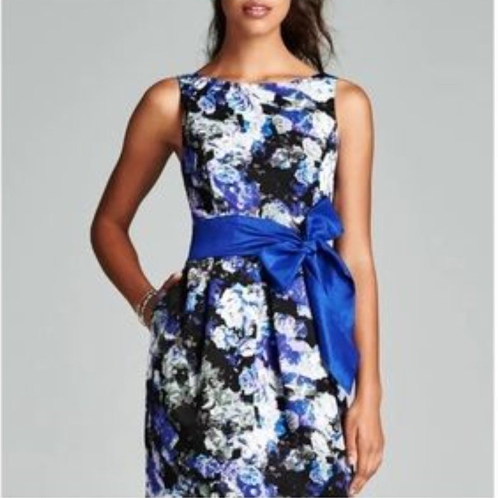 ⚡️Eliza J Blue Floral Print Faille Fit& Flare Dress Size 6P EUC